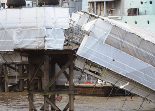 HMS Belfast’s Scaffolding Gangway Collapses