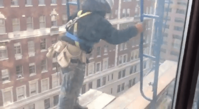Shocking USA video of how NOT to erect scaffolding