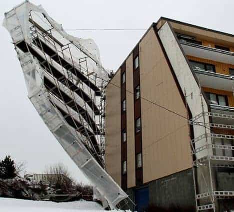 Scaffolding or one Giant Sail ?