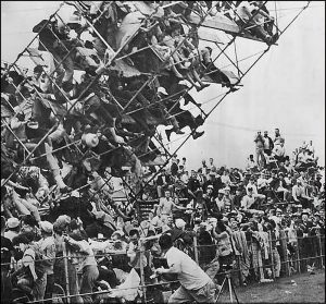 History of Scaffolding -2 people were killed over 50-injured when this US speedway scaffolding collapsed in 1960