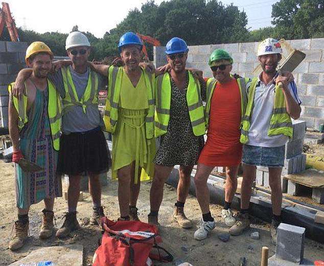 Bricklayers Find Clever and Funny Way Round ‘No Shorts’ Ruling