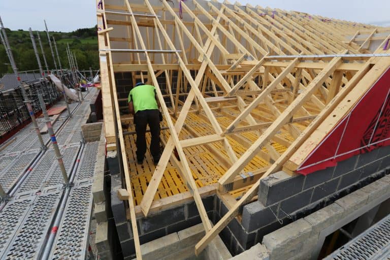 Contractors can now access Plettac Metrix and TRAD SafetyDeck from a single source Contractors can now access Plettac Metrix and TRAD SafetyDeck from a single source