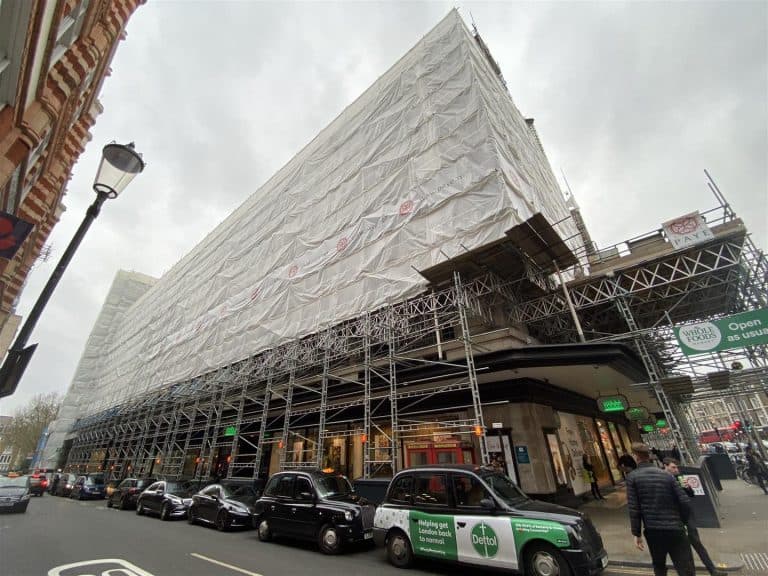 JDC Scaffolding & UKSSH look smart in Kensington