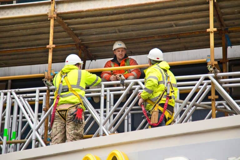 workers call for a 10% pay rise