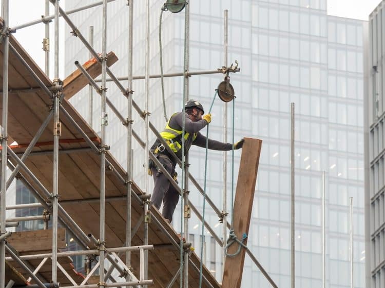 How to Get a Job as a Scaffolder: A Comprehensive Guide