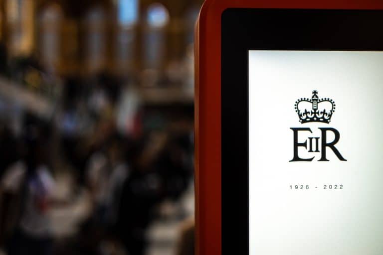 Thousands of construction workers have been left in limbo over whether they will recieve bank holiday pay for Queens funeral.