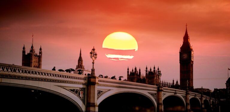 The Health and Safety Executive (HSE) has warned bosses to safeguard their workers during extremely hot weather this summer. 