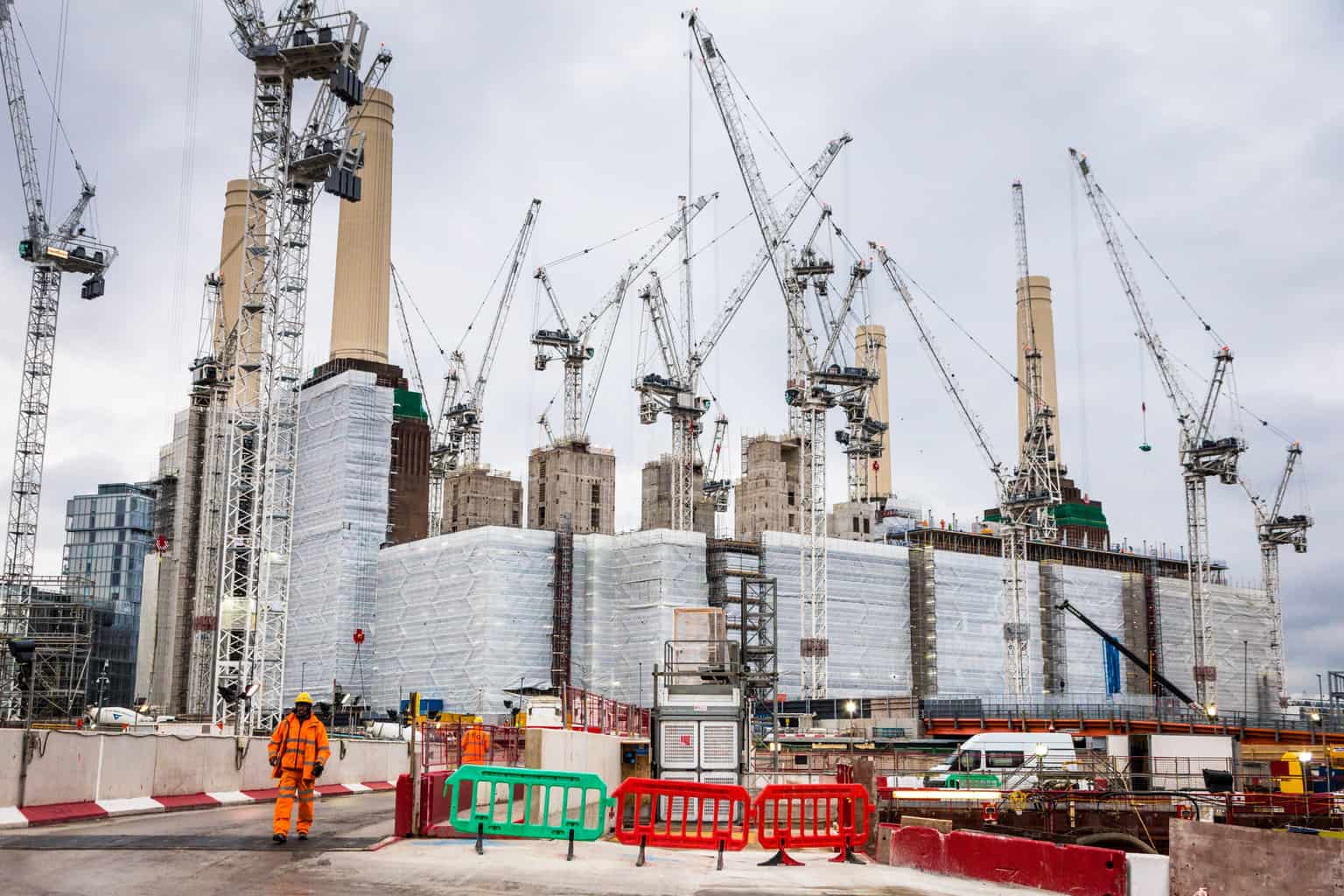Celebrate 30 years of GKR Scaffolding, a leader in shaping London's skyline. Discover their journey, commitment to safety and innovation, and future vision in this exclusive interview.
