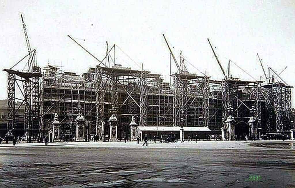 building-buckingham-palace-1913