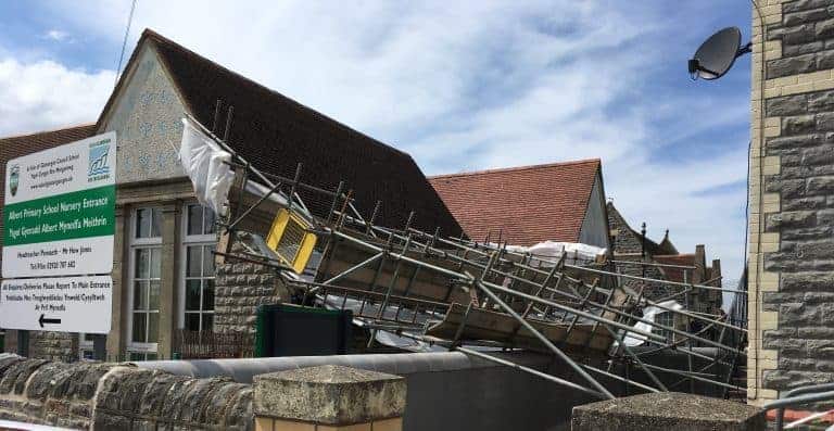 Scaffolding collapse narrowly misses school children