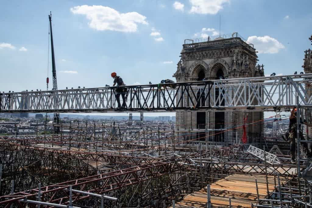 Notre-dame melted scaffolding