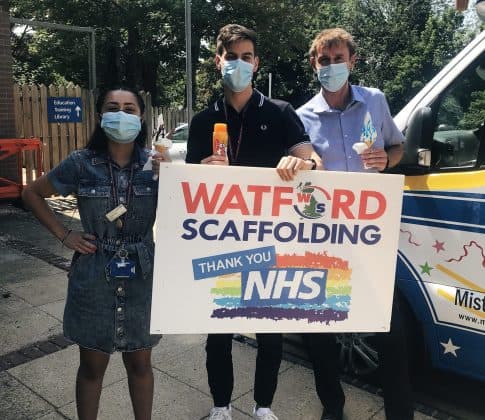 Watford Scaffolding hands out ice creams to NHS staff
