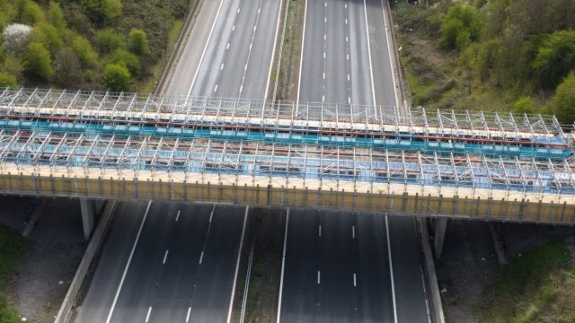 The refurbishment of two bridges over the M5 in the “Golden Valleys” area of Gloucestershire gave TR Scaffolding of Bristol and UKSSH the perfect opportunity