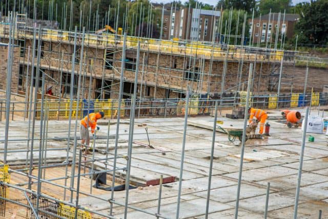 Site workers to get 5% pay increase