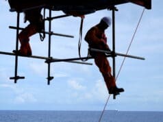 Scaffolders are among the 1,300 offshore workers set to stage a 48-hour strike over pay beginning April 24. 