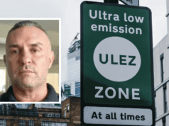 A scaffolder has won a tribunal after he raised questions about the legality of signs for London's Low Emission Zone (Lez).