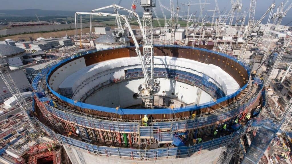 KAEFER UK & Ireland has used the Layher Allround scaffolding system scaffolding to conquer the challenges of the Hinkley Point C nuclear power station project. Their innovative solutions and dedication brought us one step closer to a clean energy future!