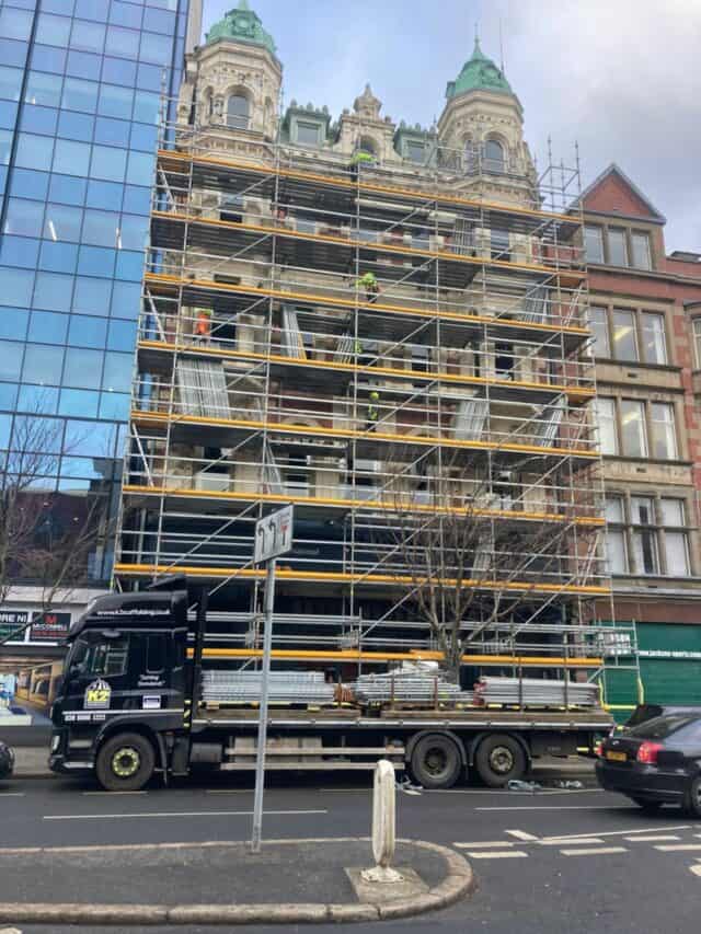 As a result of a pioneering collaboration, PERI and K2 Scaffolding have delivered a state-of-the-art façade access solution for The National Bank in Belfast