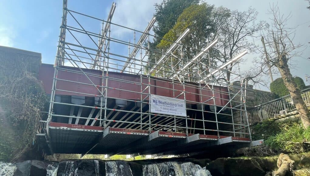 Discover how Layher scaffolding breathed new life into the 'Harry Potter Bridge'. Learn about the innovative solutions that preserved public access during this iconic restoration.