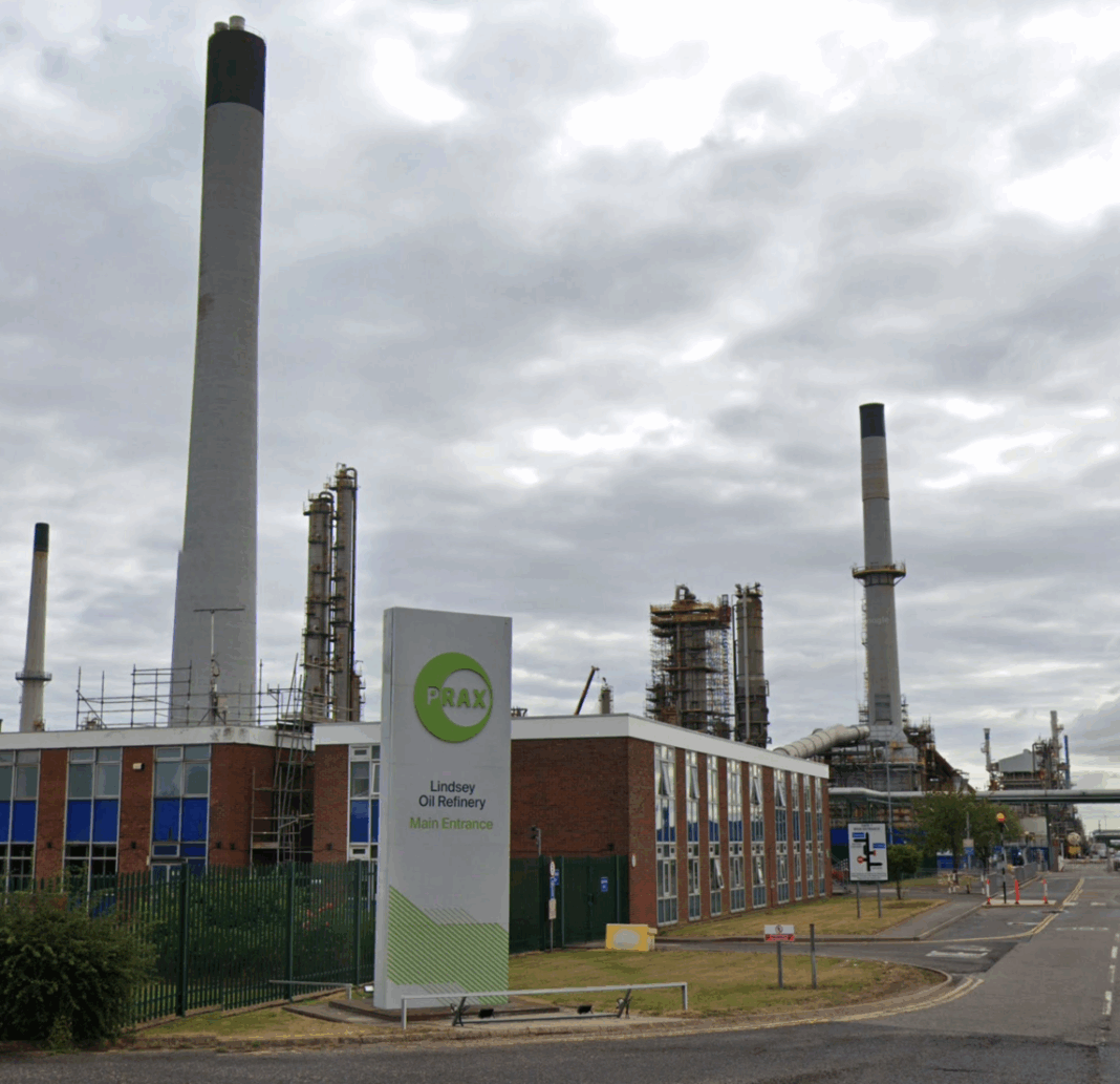 The Lindsey Oil Refinery is set to shut down later this year after attempts to secure a buyer fell through, putting more than 400 jobs at risk.