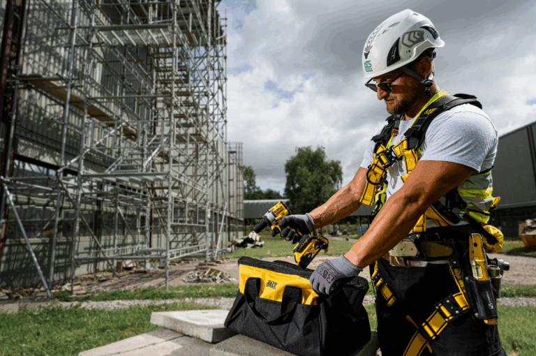 Leach’s partners with DeWalt to launch tools tailored for scaffolders