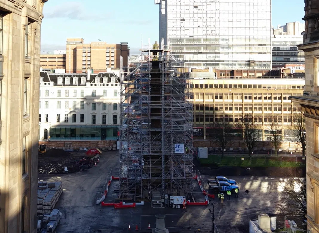 JR Scaffold has completed a complex free-standing scaffold to support the restoration of the Sir Walter Scott statue in Glasgow’s George Square.